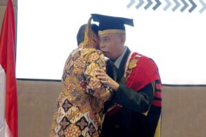 Acara Wisuda ke-XII STIE PPI Tangerang: 305 Wisudawan Siap Aplikasikan Ilmu ke Masyarakat dan Dunia Kerja 3 WhatsApp Image 2025 07 13 at 09.49.33